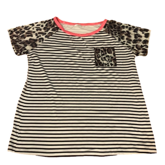 Pursing perfection Stripped/cheetah print large top women’s shirt - Picture 3 of 6